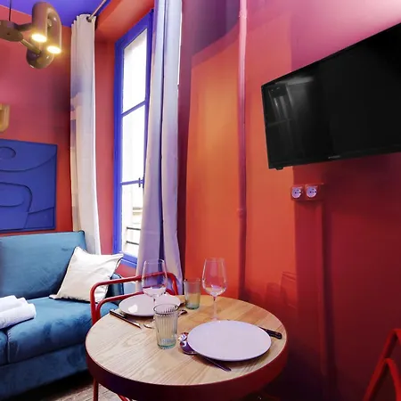 Colourful For 2 - Heart Of Le Marais * 파리